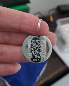 Placa de identificación para mascotas