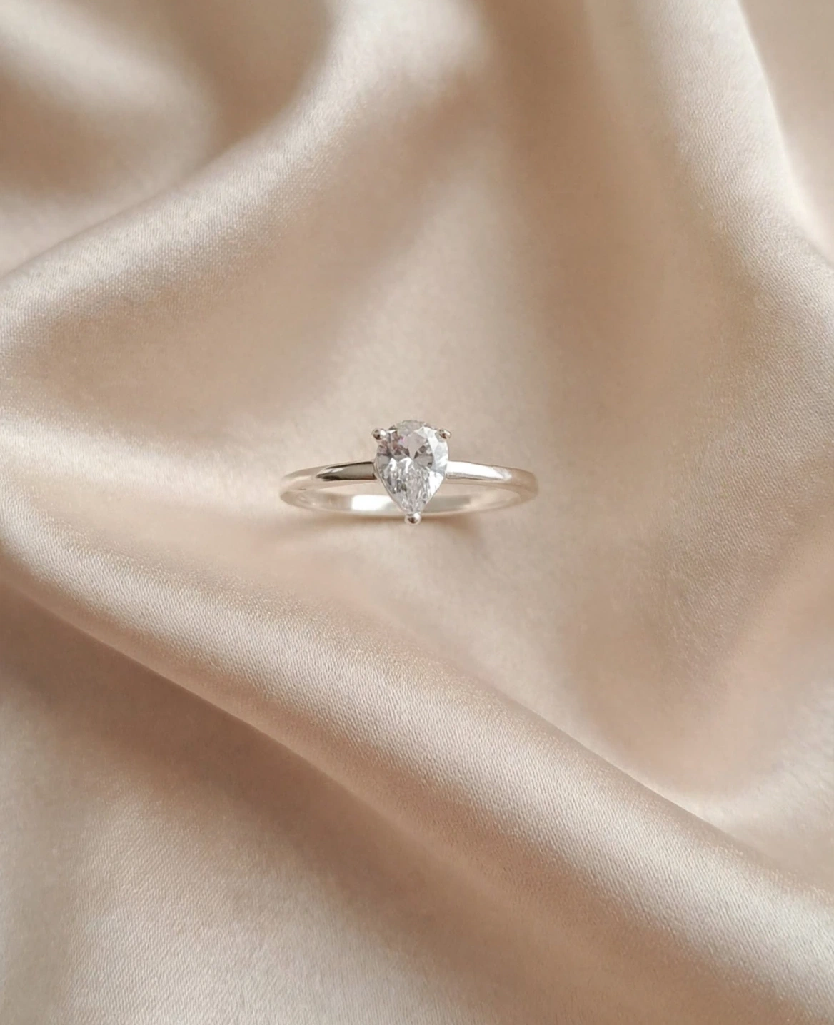Anillo Gota Solitario de Plata 925 — imagen principal