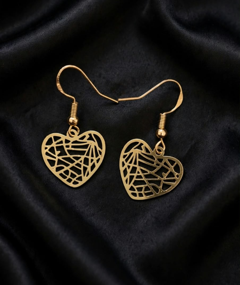 Aros Corazón Entretejido con Baño Dorado, vista del par completo