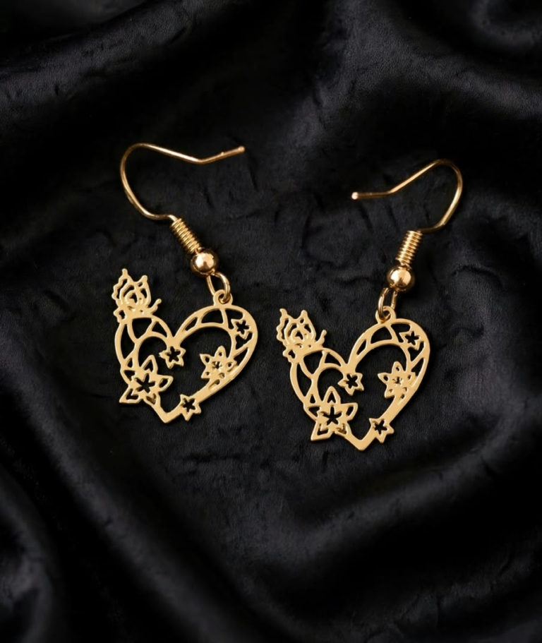 Aros Corazón con Flores con Baño Dorado, vista del par completo