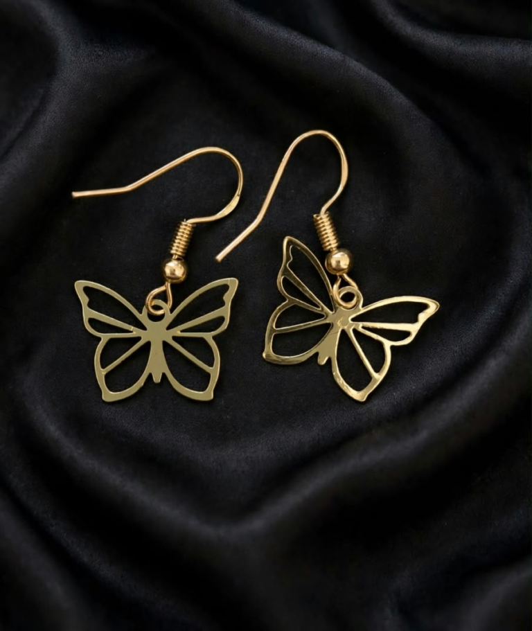 Aros Mariposa Calada con Baño Dorado, vista del par completo