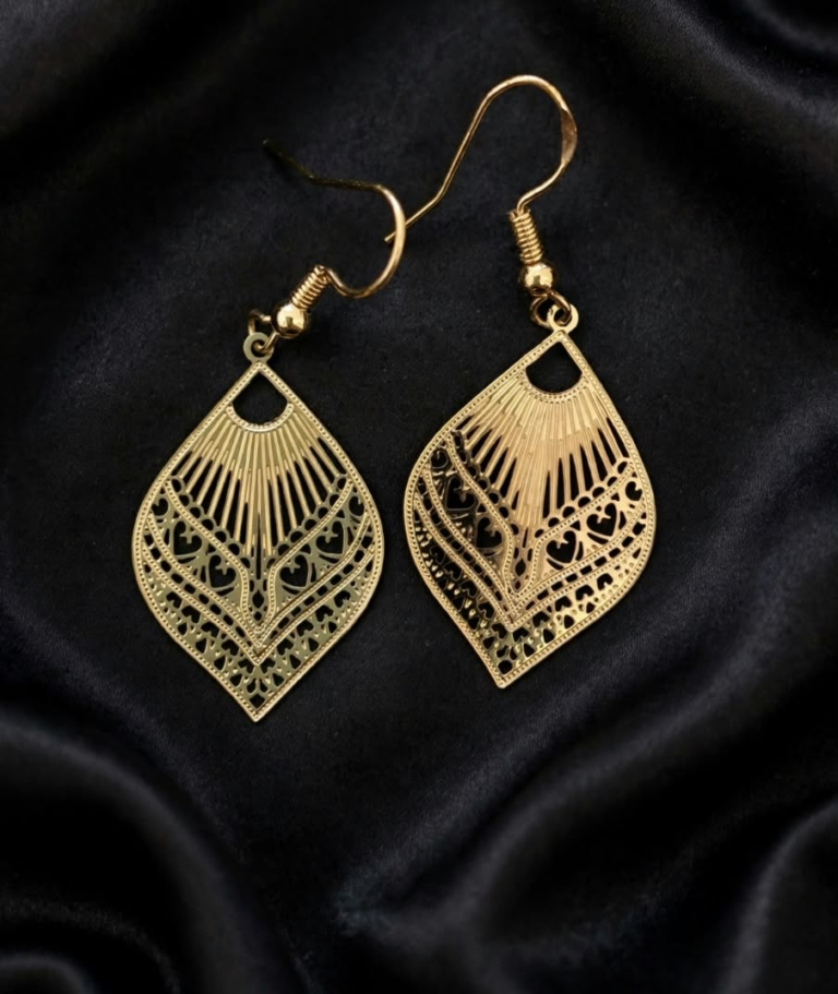 Aros Hoja Boho con Baño Dorado, vista del par completo