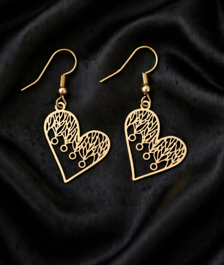 Aros Corazón de Hojas con Baño Dorado, vista del par completo