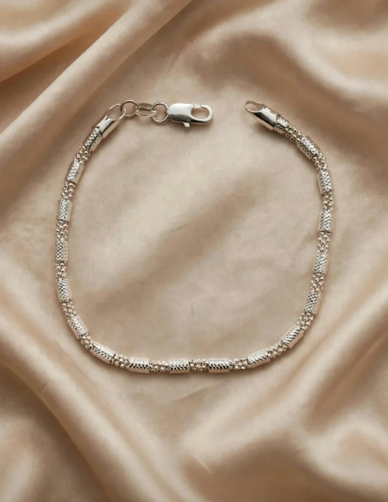 Pulsera Tubular Diamantada de Plata, vista de la pieza completa